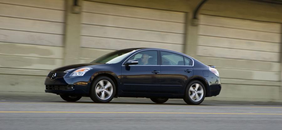  Nissan Altima V6 2007 года  (фото 13 из 37)